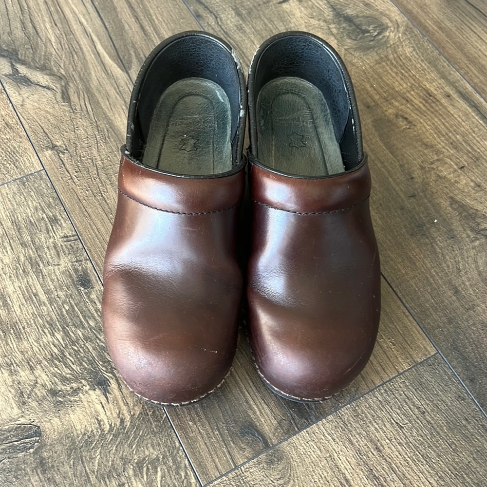 Dansko Brown Leather Clogs Sz 38